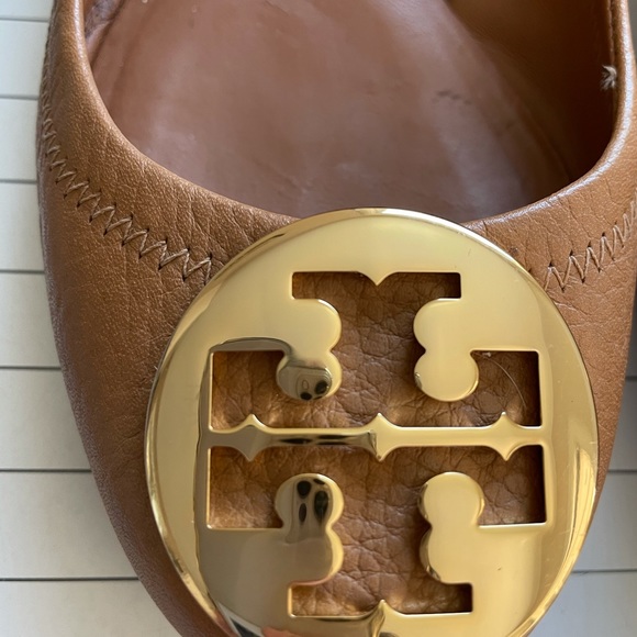 Tory Burch Ballet Tumbled Leather Gold Logo 6.5 - Picture 8 of 8